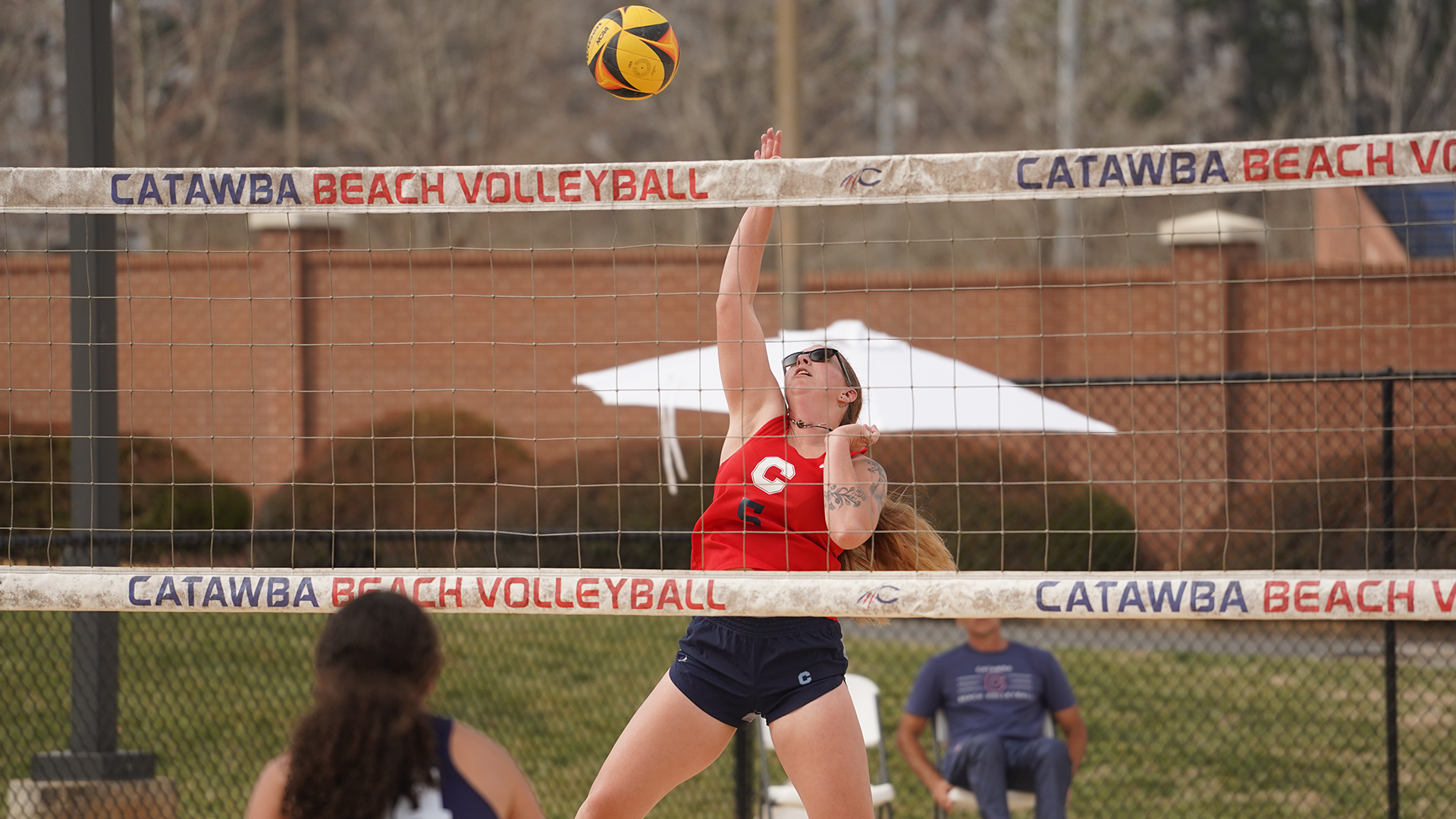 Beach Volleyball earns split in opening day of SAC Weekend